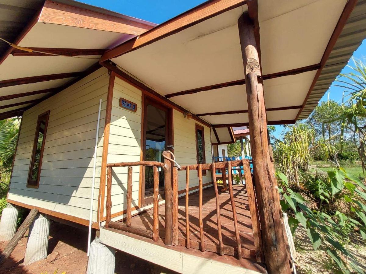 Blue Sky Bungalow เกาะจำ ภายนอก รูปภาพ