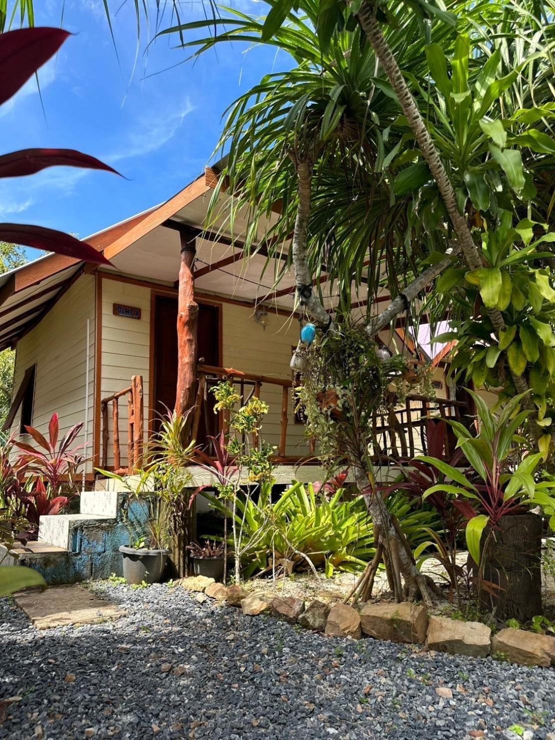 Blue Sky Bungalow เกาะจำ ภายนอก รูปภาพ