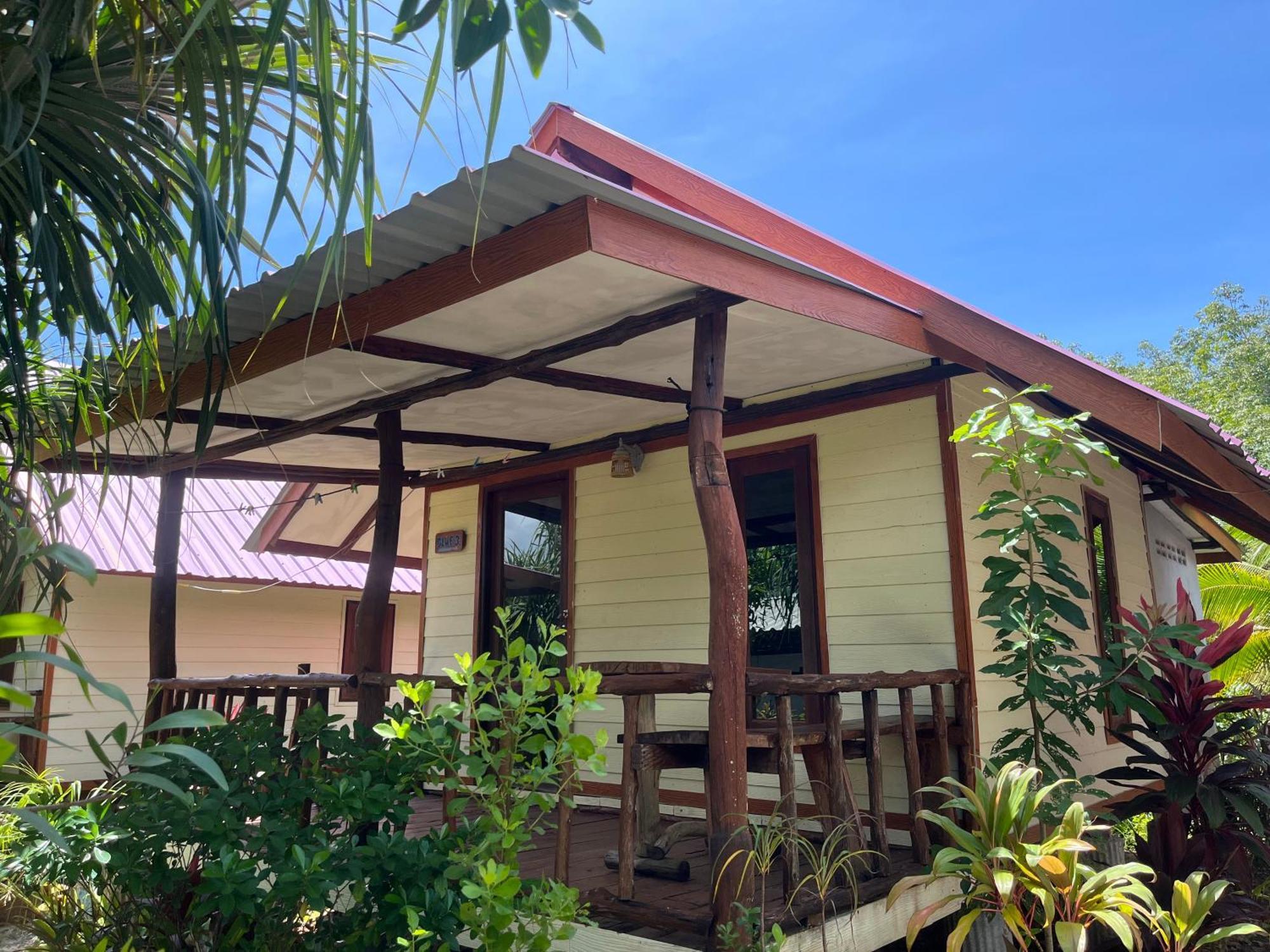 Blue Sky Bungalow เกาะจำ ภายนอก รูปภาพ