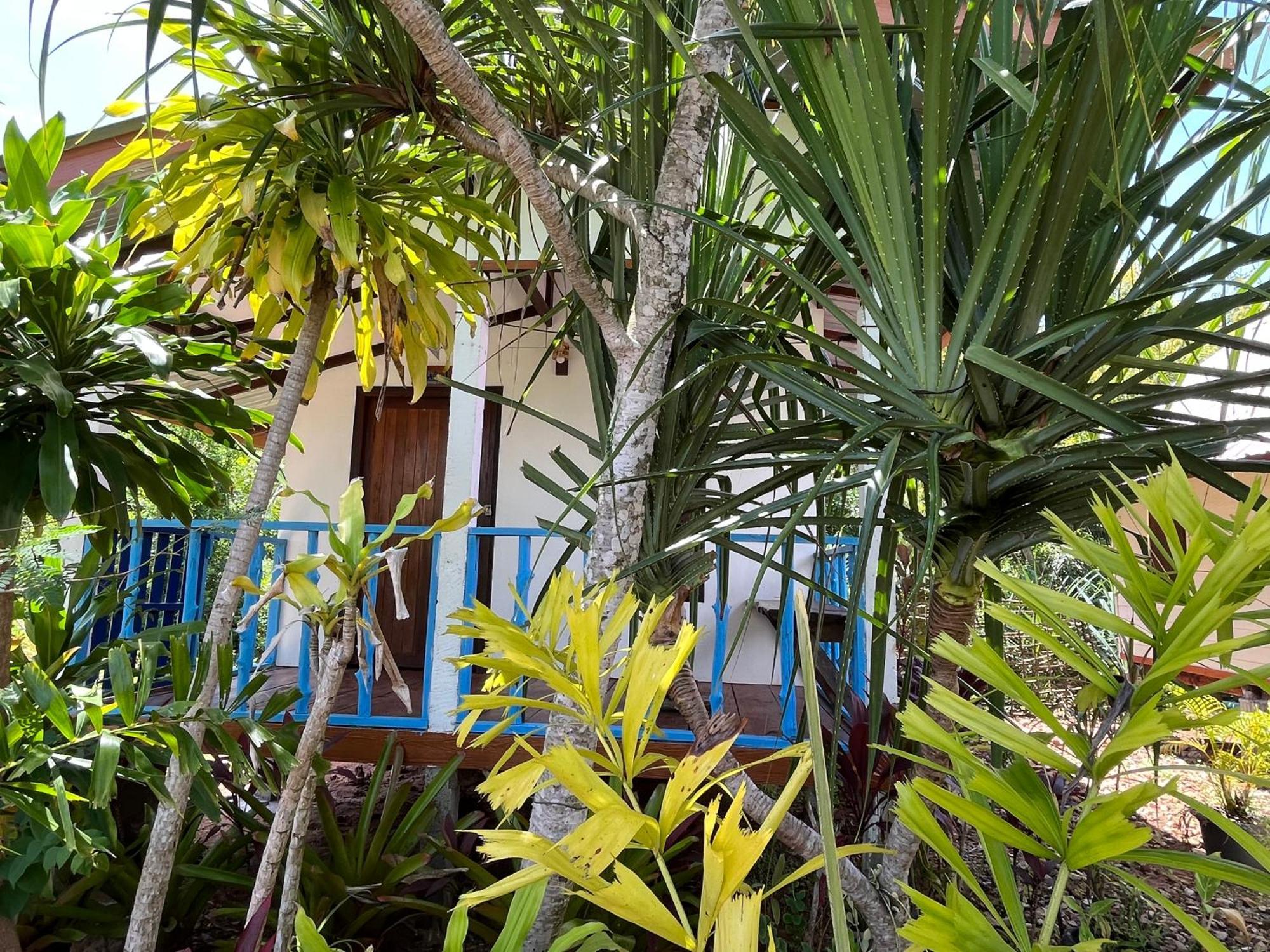 Blue Sky Bungalow เกาะจำ ภายนอก รูปภาพ